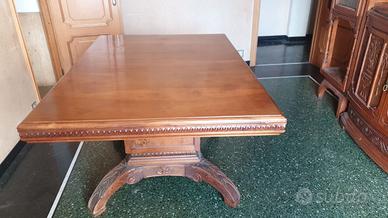 Tavolo in noce con 8 sedie