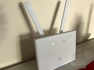 Huawei B311-221 router 4G 2 LTE CAT4 bianco