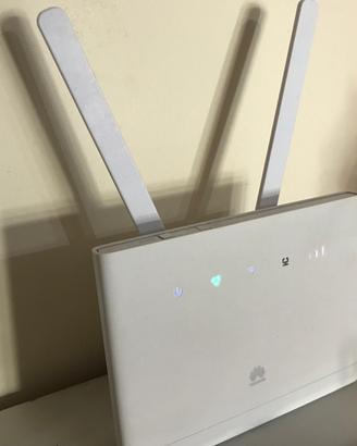 Huawei B311-221 router 4G 2 LTE CAT4 bianco