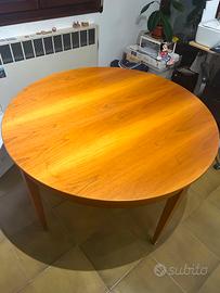 Tavolo rotondo a mezza luna in legno (140 cm)