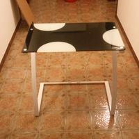 tavolino porta oggetti in vetro