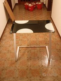 tavolino porta oggetti in vetro