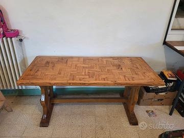 Tavolo con pianale di olivo 