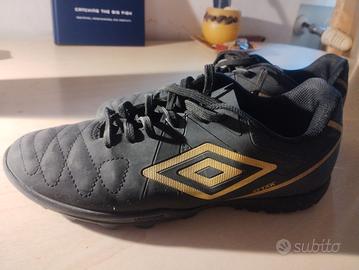 scarpe calcetto calcio umbro 42