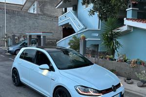 VOLSKSWAGEN GOLF 7.5 GTI PERFOMANCE 2.0 245 DSG