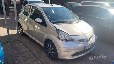 Toyota Aygo 1.0 12V VVT-i 5 porte Sol