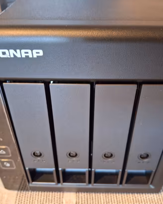 QNAP TR-004
