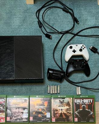 X Box One console 500 GB e due controller X Box