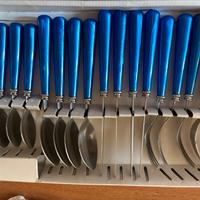 Set posate da tavola blu da 4