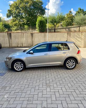 Volkswagen Golf TGI