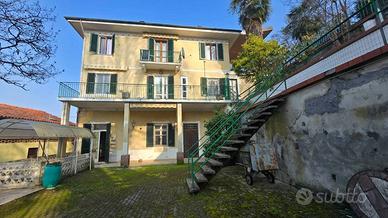 Appartamento di 90 m² con 4 locali e box auto a Ro