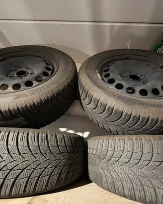 Cerchi e gomme invernali 215/60 R16 VW/Audi/Skoda