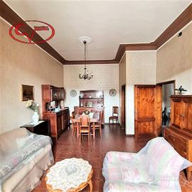 Casa indipendente di 182 m² con 5 locali e box aut