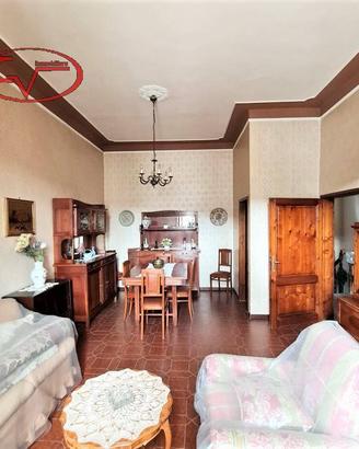 Casa indipendente di 182 m² con 5 locali e box aut