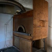 Forno a legna per pizzeria