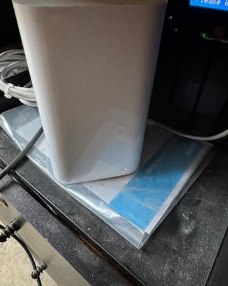 Airport time capsule