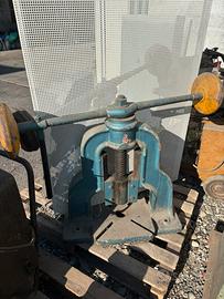 Pressa a bilanciere manuale