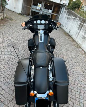 Harley davidson street glide