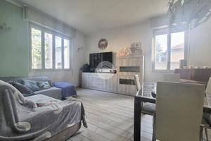 CASA SEMINDIPENDENTE A CARATE BRIANZA