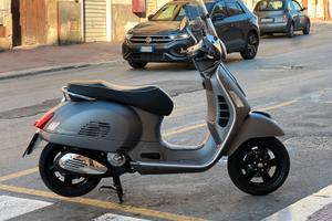 Vespa 300 gts