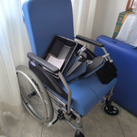 Sedia a rotelle / poltrona