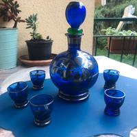 Bottiglia liquore + bicchierini stile vintage