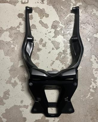 Staffa piastra porta bauletto Yamaha MT 09