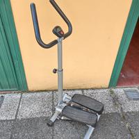 Stepper con manubrio regolabile e display lcd