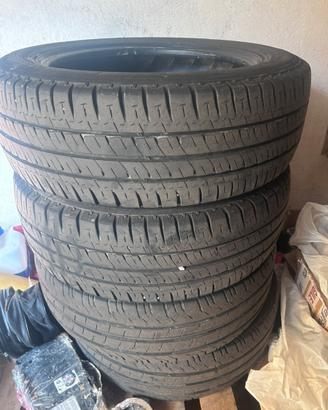 215/60 R17C