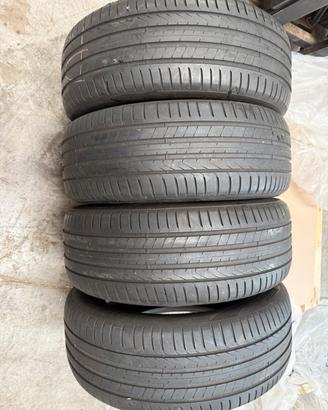 Gomme pirelli 235/55 R18