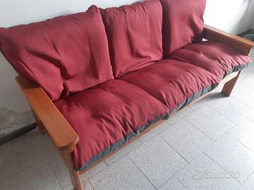 divano in legno 3 posti  con struttura in doghe