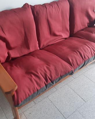 divano in legno 3 posti  con struttura in doghe
