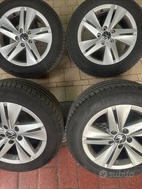 4 CERCHI ORIGINALI VW GOLF 8 CON PNEUMATICI NEXEN 