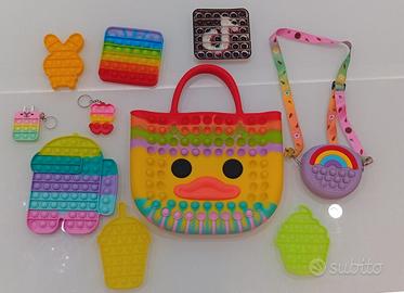 Set di giocattoli Pop It colorati e divertenti