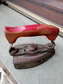 Ferro da stiro antico