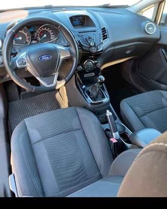 tappezzeria ford fiesta 2010 eccellenti condizioni