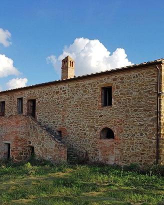 Rustico / Casale di 600 m² con box auto a Torrita 