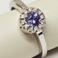Anello Tanzanite oro bianco e Diamanti