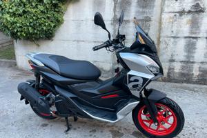 aprilia sr gt 125 abs sport