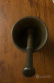 Antico mortaio in bronzo pesantissimo