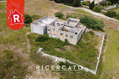 Villa di 450 m² con più di 5 locali a Lecce