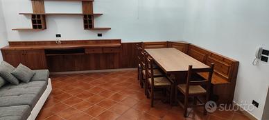 Arredo rustico in legno massello 