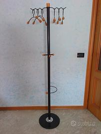 Attaccapanni da terra