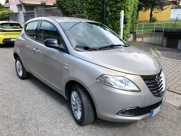 LanciaYpsilon Gold METANO 85cv