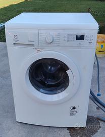 lavatrice electrolux per pezzi di ricambio