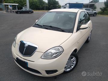 Lancia Ypsilon 1.2 60cv Oro Giallo x neopatentati