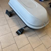 Porta pacchi con baule