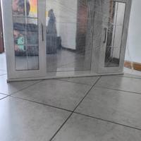 Mobiletto bagno con specchio