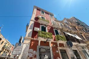 Ampio monolocale Bari ristrutturato