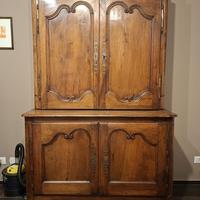 Mobile antico in Noce